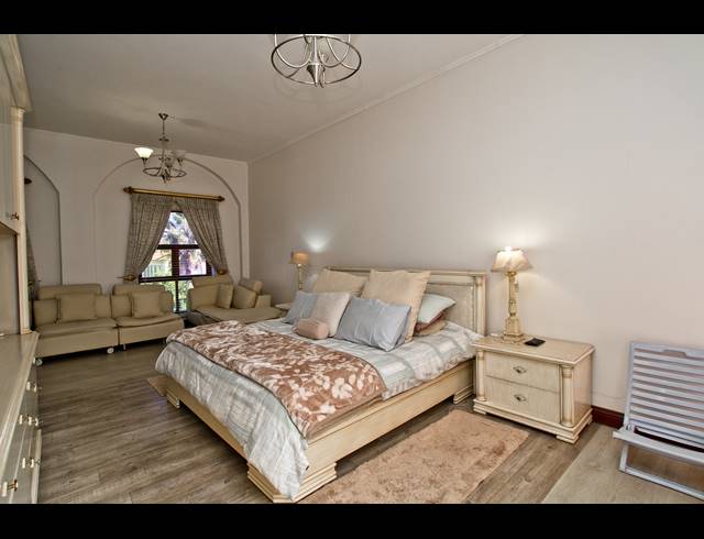 4 BEDROOM HOUSE FOR SALE IN KHYBER ROCK